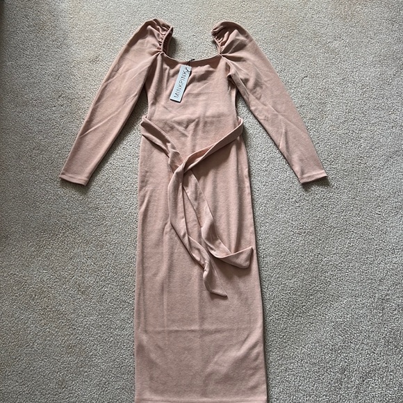 MinkPink Roshni Puff Sleeve Dress - Picture 5 of 10